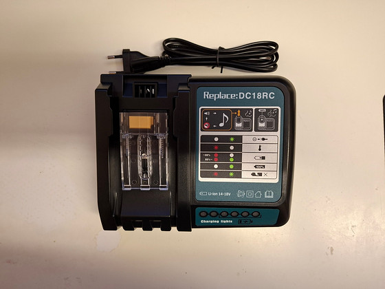 Makita DC18RC kiirlaadija (analoog) 14,4V–18V