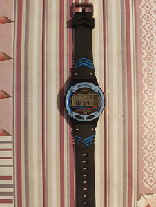 Väga heas korras retro elektrooniline käekell (2 foto / 5)