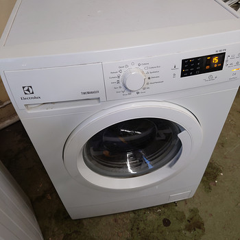 Стиральная машина Elektrolux 45 см