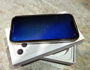 iPhone 13 128 ГБ (1 фото из 2)