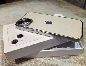 iPhone 13 128 ГБ (2 фото из 2)