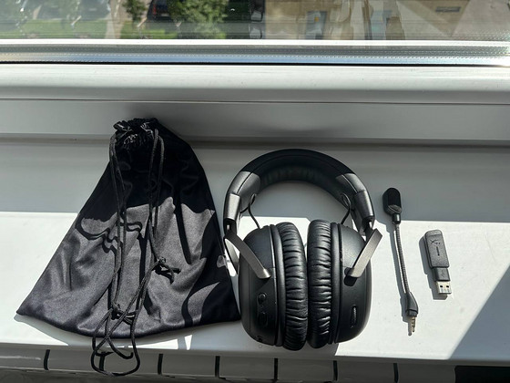 HyperX Cloud III juhtmevabad mängukõrvaklapid