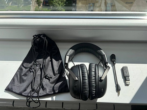 HyperX Cloud III juhtmevabad mängukõrvaklapid (1 foto / 2)