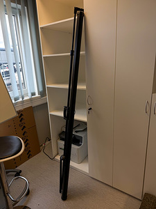 Statiivil projektoriekraan (kolmjalg) (1 foto / 2)