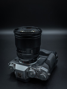 Fujifilm XT-3 + батарейный блок b-grip + 75mm f1.2 + 27mm f1.2 + 56mm f1.4 (2 фото из 4)
