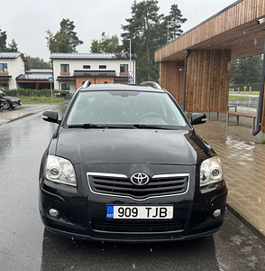 Toyota Avensis Facelift D-4D 2.0 93kW (2 foto / 8)