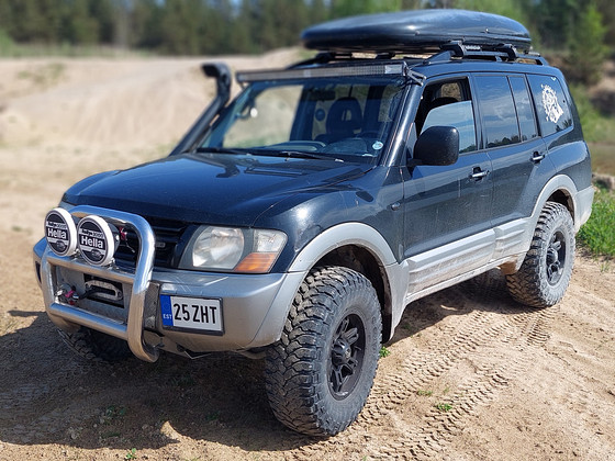 Mitsubishi pajero
