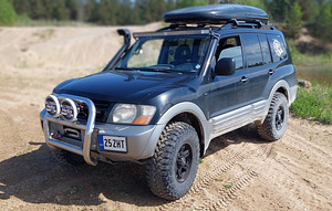 Mitsubishi pajero (2 foto / 15)