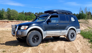 Mitsubishi pajero (11 foto / 15)
