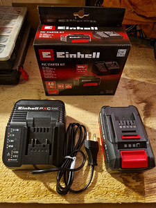 Einhell аккумулятор 4.0Ah + зарядное устройство (2 фото из 5)