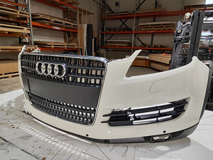 Esistange koos iluvõrega Audi Q7 4L Sport Line (4 foto / 7)