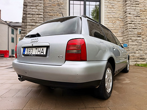 AUDI A4 / БЕЗ РЖАВЧИНЫ / ТО 08.2027 (3 фото из 15)