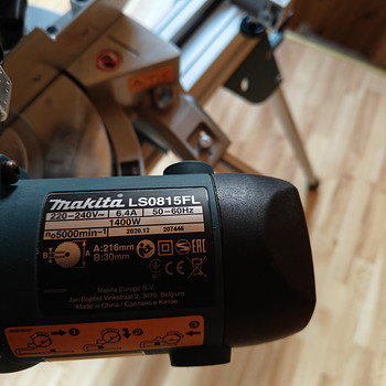 Продается деревообрабатывающий станок Makita LS 0815FL+ стол