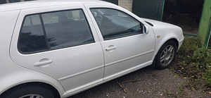 VW Golf 4 (2 фото из 7)