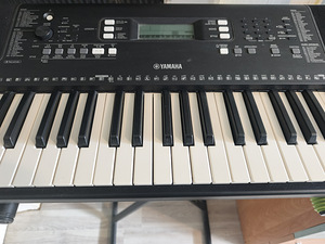 Yamaha PSR e-373 (2 foto / 5)