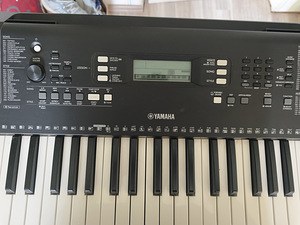Yamaha PSR e-373 (5 foto / 5)