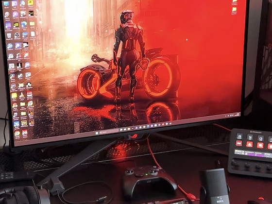 ASUS ROG Swift OLED PG32UCDM 32" + ROG Ergo Monitor Arm