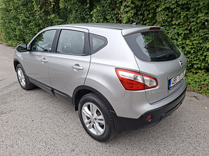Nissan Qashqai 2.0 104kW (8 foto / 14)