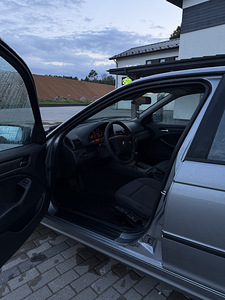 BMW 318i 2.0 105КВТ (9 фото из 15)