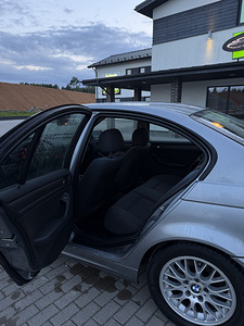 BMW 318i 2.0 105КВТ (13 фото из 15)