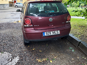 Volkswagen Polo (4 фото из 6)