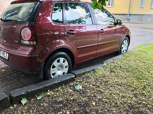 Volkswagen Polo (2 фото из 6)