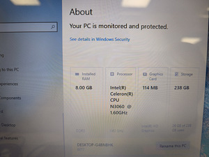 Ноутбук Lenovo (2 фото из 4)