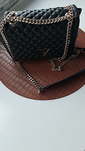 Сумка через плечо Guess (6 фото из 10)