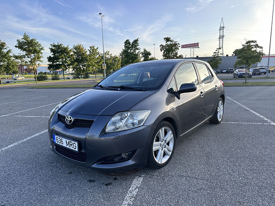 Toyota Auris 2.2d 130 кВт