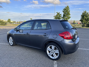 Toyota Auris 2.2d 130 кВт (3 фото из 8)
