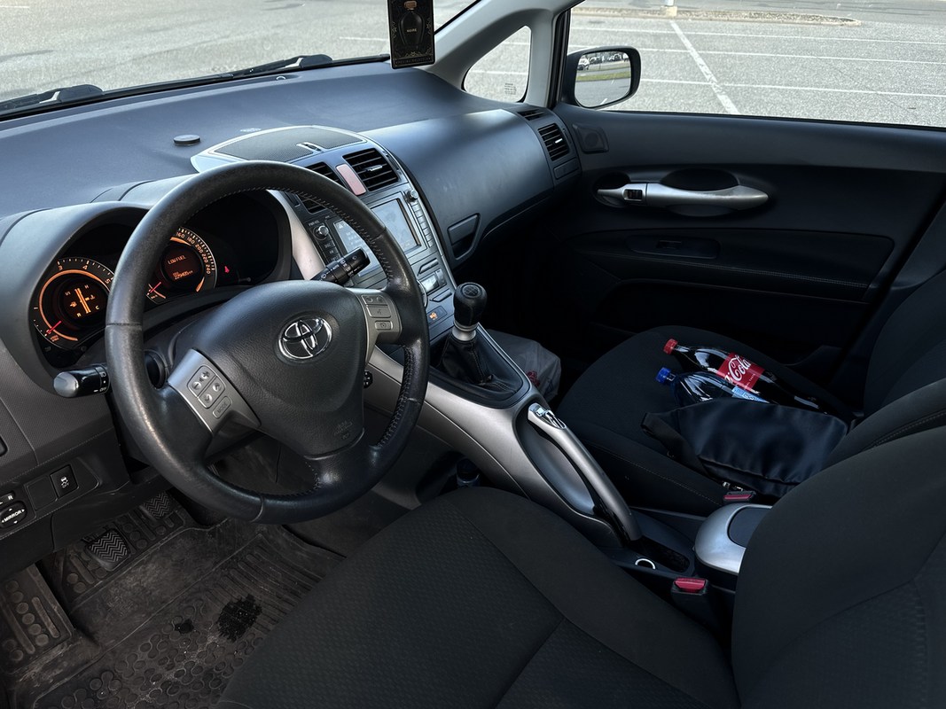 Toyota Auris 2.2d 130kw