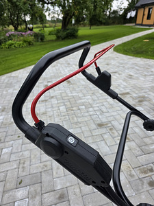 Аккумуляторная газонокосилка Makita DLM538 (6 фото из 6)