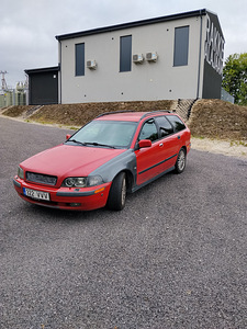 Volvo V40 1.9 85 кВт (1 фото из 7)