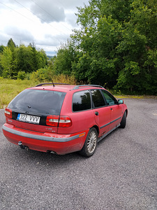 Volvo V40 1.9 85 кВт (4 фото из 7)