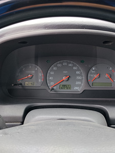 Volvo V40 1.9 85 кВт (6 фото из 7)