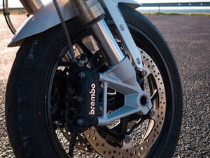 BMW F 800 R (2 фото из 6)