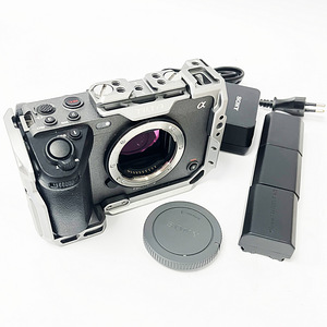 Kaamera Sony Alpha FX3 (ILME-FX3A) 12.1 Mpix 4K (2 foto / 2)