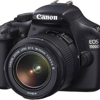 Цифровая зеркальная камера Canon EOS 1100D EF-S 18-55 III Kit, в очень хорошем с...