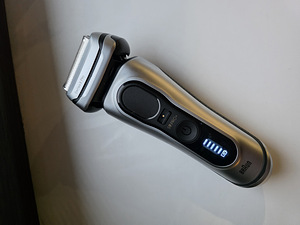 Braun Series 9 Pro+ Wet & Dry, 6-ühes SmartCare keskus (2 foto / 5)