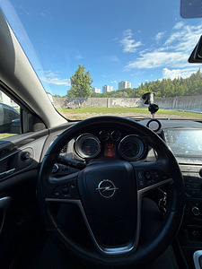 Opel Insignia 2.0 CDTI (4 фото из 8)