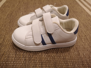 Новые кроссовки, 30 (2 фото из 4)