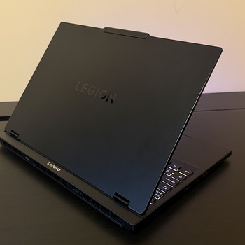 Lenovo Legion 5 RTX5060 Oled 165hz i7-13650HX 24GB 1Tb SSD
