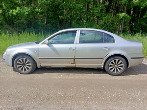 Škoda Superb 2.0TDI varuosadeks (1 foto / 4)