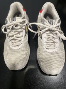 Кроссовки Reebok (3 фото из 4)