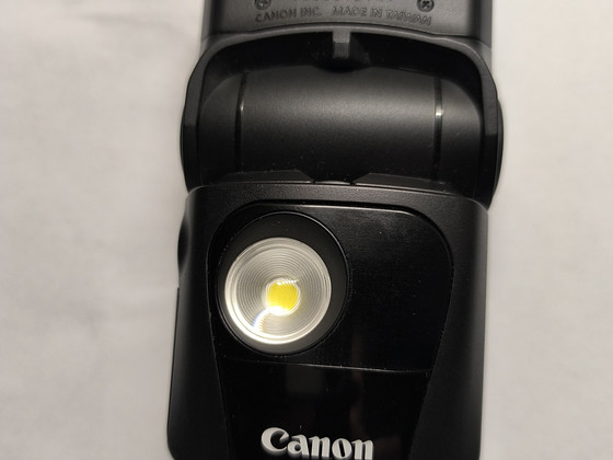 Canon Speedlite 320EX