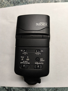 Canon Speedlite 320EX (2 фото из 4)