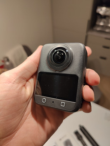 Dji osmo 360 + аксессуары (2 фото из 3)