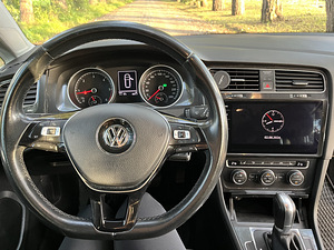 Volkswagen Golf Highline TDI (8 фото из 9)