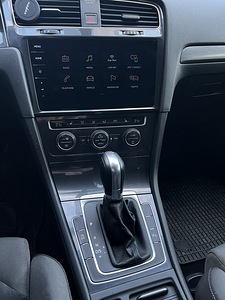 Volkswagen Golf Highline TDI (9 фото из 9)