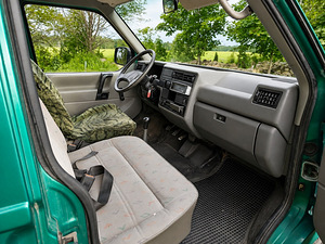 Volkswagen Transporter (3 фото из 8)